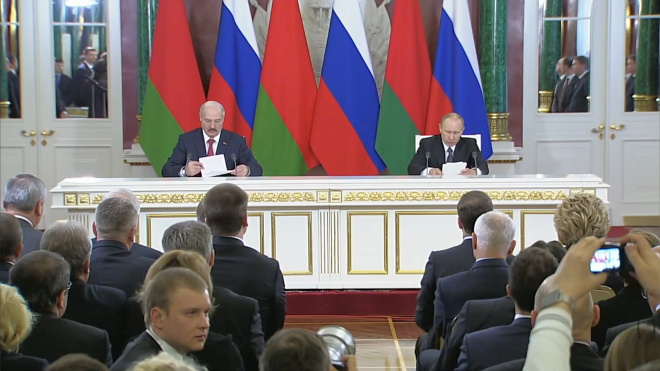 Кремль ответил на предложение Лукашенко по вводу миротворцев на Донбасс
