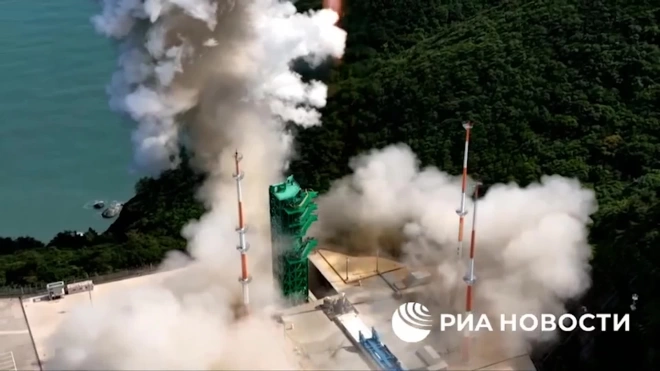 Южная Корея запустила собственную ракету-носитель "Нури"