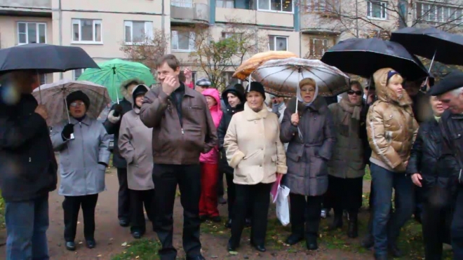 Долой «Пятерочку»! Петербуржцы за детскую площадку