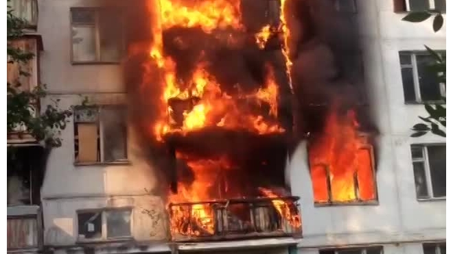 В Москве за несколько секунд огонь уничтожил квартиры 