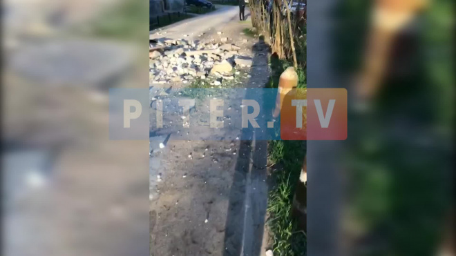 В Сертолово обрушилась облицовка дома 