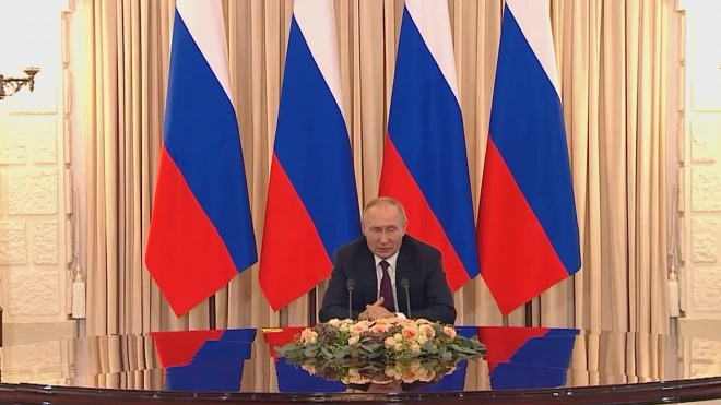 Путин: "Газпром" обследовал места взрывов на "Северных потоках"