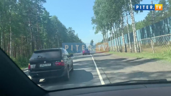 На Зеленогорском шоссе под Комарово столкнулись три иномарки