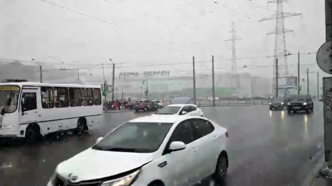 Снег и гололед останутся в Петербурге до выходных