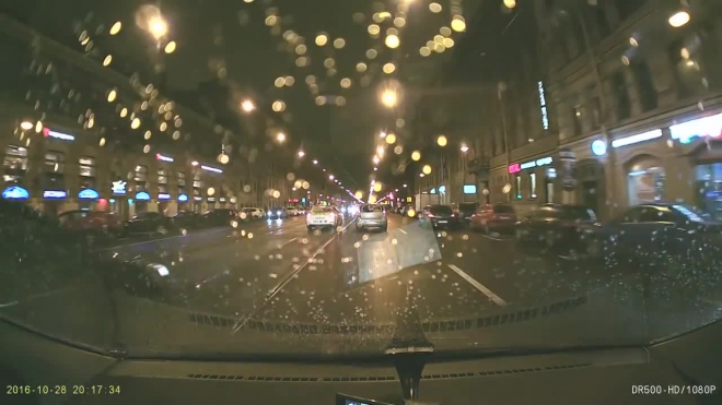 Появилось видео как на Литейном проспекте жестоко сбили пешехода