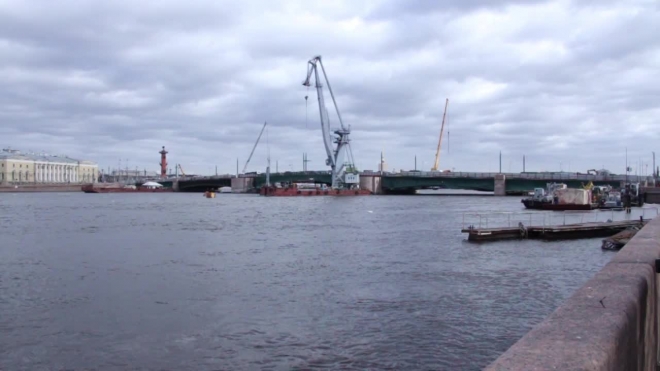 Затонувший в Санкт-Петербурге буксир поднимут сегодня ночью