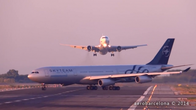  Видео спасения около 1200 пассажиров самолета собрало более 40 млн просмотров