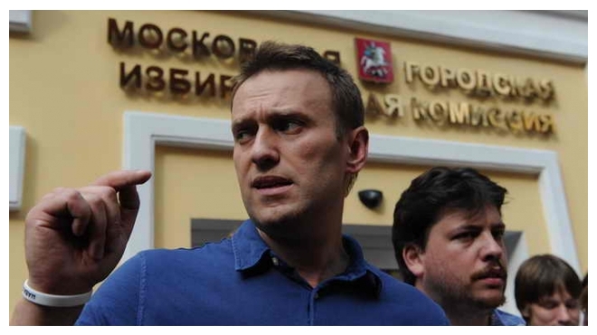 Навальный вывел на Болотную десятки тысяч москвичей
