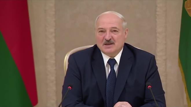 Лукашенко предложил отправить белорусских строителей на космодром "Восточный"