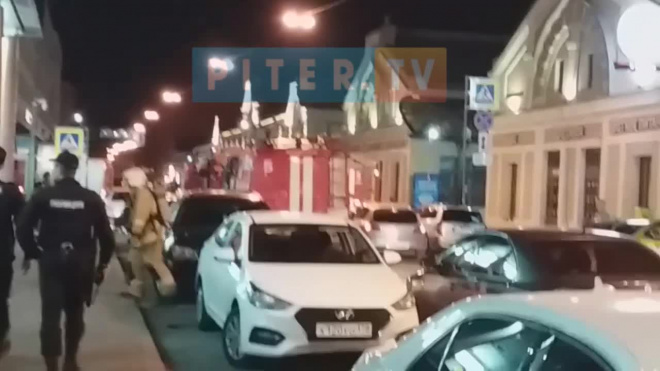 Видео: пожарные окружили бизнес-центр на Ефимова