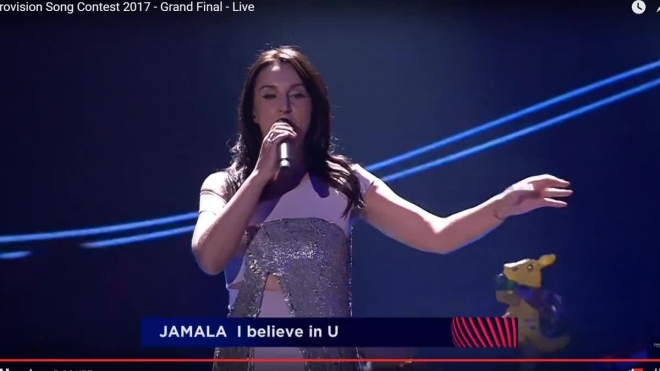 Видео: Австралиец показал задницу на финале "Евровидения" (18+)