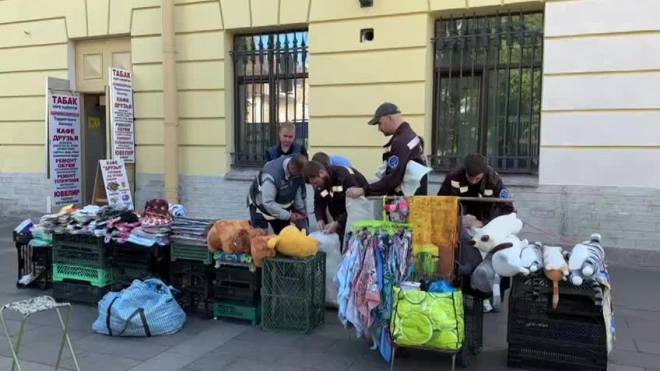 Около двух тысяч единиц товара изъято у незаконных уличных торговцев в Центральном районе