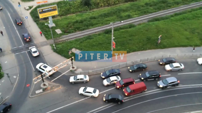 Видео: из-за ДТП образовалась огромная пробка при въезде в Кудрово