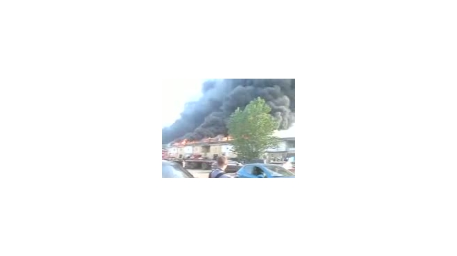 В Петербурге опять горели Бадаевские склады