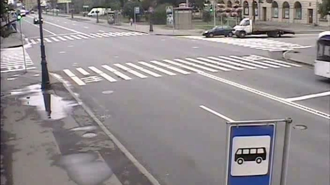 Эвакуатор подтолкнул. ДТП на Васильевском острове