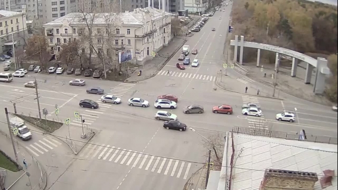 Камера видео наблюдения сняла ужасное ДТП в Челябинске
