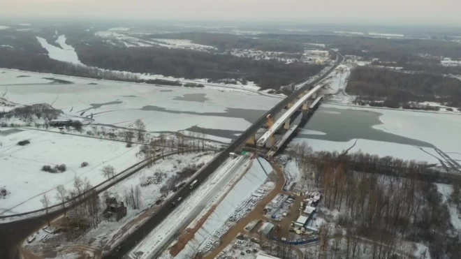 В Киришах завершилась надвижка моста над Волховом