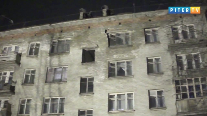 МЧС Петербурга: Стена дома во 2-ом Рабфаковском рухнула из-за дефекта кровли