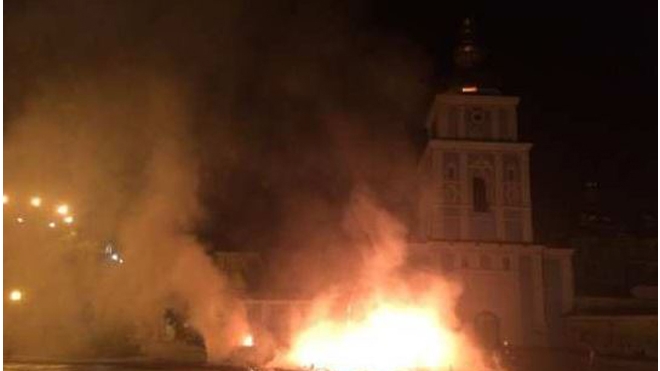 Последние новости Украины: в Киеве подожгли лагерь активистов Майдана
