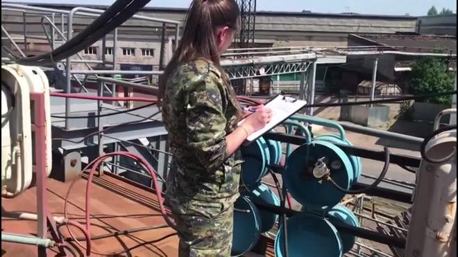 Следователи проводят проверку после хлопка газа на корабле "Иван Папанин"