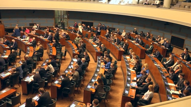 Дебаты в парламенте Финляндии по вступлению в НАТО продлились более 14 часов