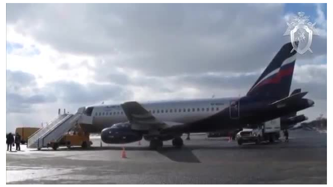 Следком опубликовал видео треснувшего стекла у самолета рейса Москва - Салоники