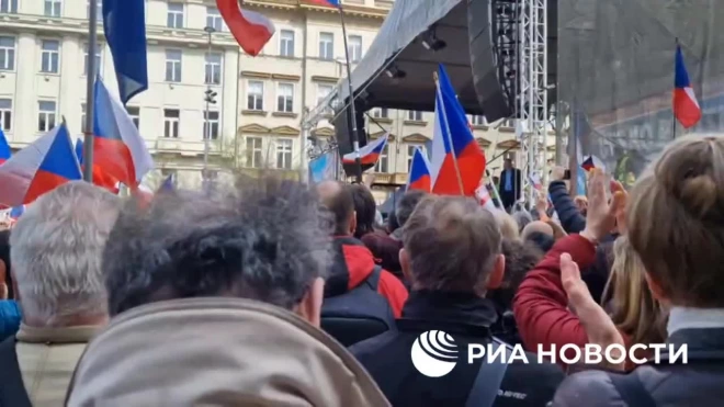 В центре Праги проходит антиправительственный митинг