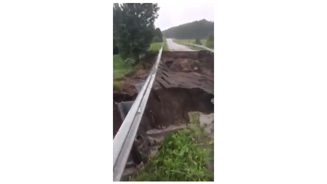 В Ульяновской области смыло мост