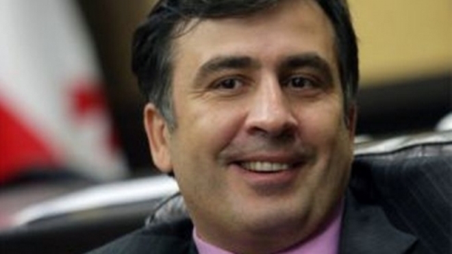 Михаил Саакашвили приехал голосовать на велосипеде