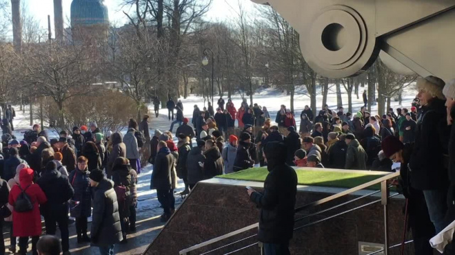 В Петербурге начался согласованный марш памяти Бориса Немцова