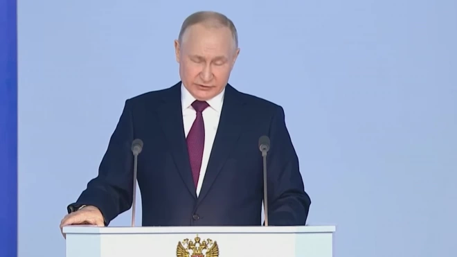 Путин призвал повысить качество учебных курсов по истории и обществознанию