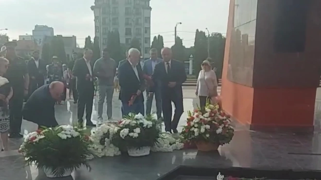 В Кишиневе возложили цветы в честь освобождения Молдавии от фашизма
