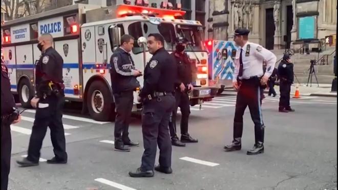 Полиция застрелила открывшего стрельбу возле собора в Нью-Йорке мужчину