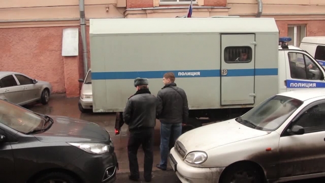В Петербурге поймали трусливого грабителя, распылившего перцовый баллончик перед побегом