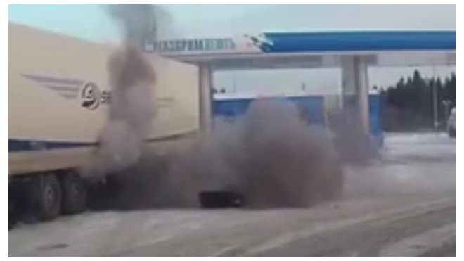 Взрыв фуры на заправке в Башкирии попал на видео