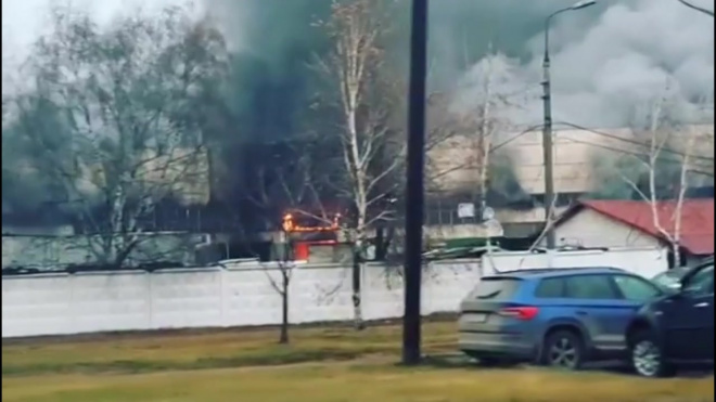 В Москве загорелся склад с газовым оборудованием в автосервисе