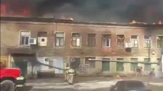 Видео из Красноярска: Горит колбасный цех в Кировском районе