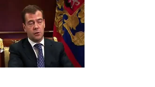 Медведев осуждает страны, принимающие «жуликов и уродов» из России