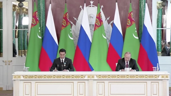 Путин отметил бережное отношение к русскому языку в Туркмении