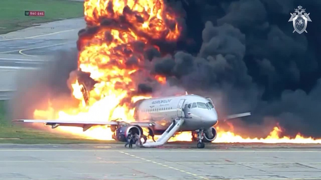 Появилось полное видео авиакатастрофы SSJ-100 в Шереметьево