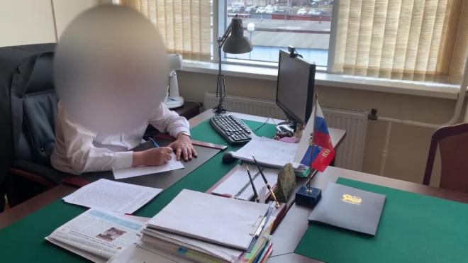 В Петербурге задержана сотрудница колледжа, сдававшая помещения в аренду за взятку