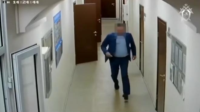 Убегающий от следователей российский чиновник попал на видео