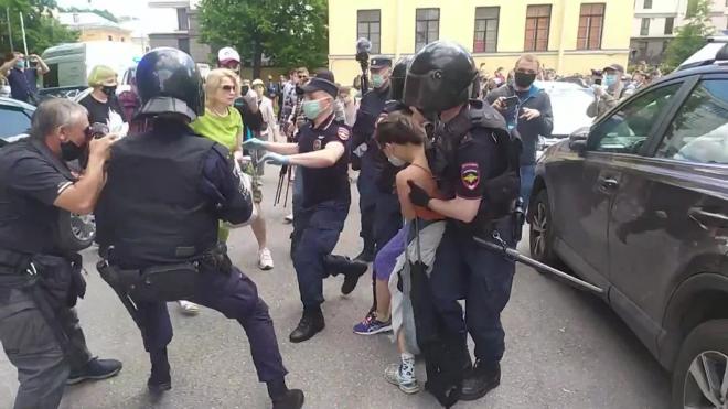 После приговора фигурантам дела "Сети*" в Петербурге задержали около 30 человек