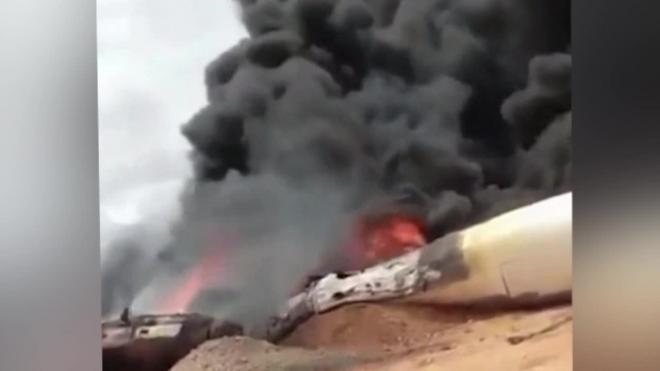 Самолет с гуманитарной помощью ООН упал в Сомали