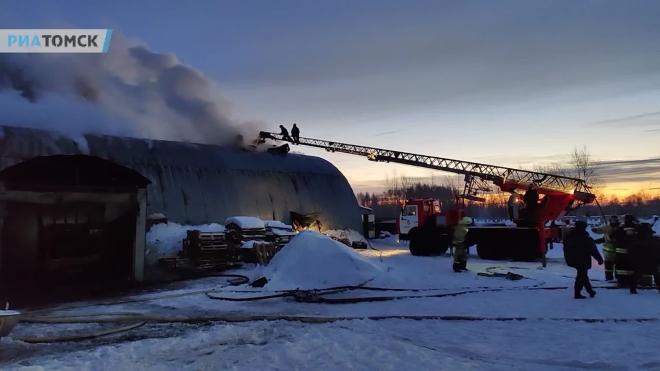 Пожар на складе алкогольной продукции потушили в Томске