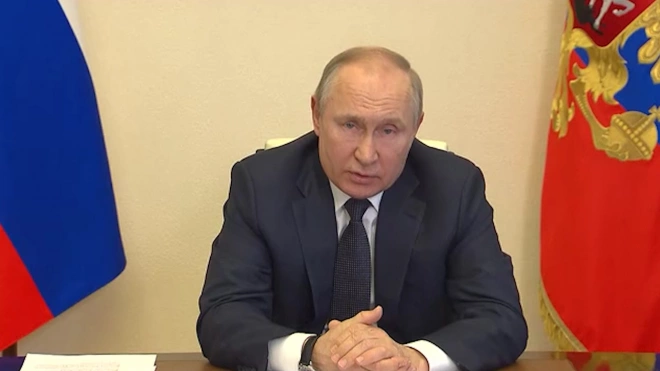 Путин: Банку России не придется "печатать деньги"