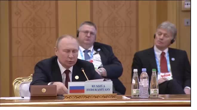 Путин предложил лидерам каспийских стран создать фестиваль ковроткачества