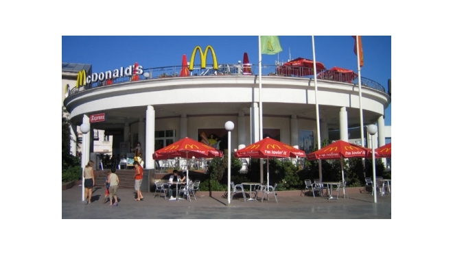В США свыше 100 человек задержаны у штаб-квартиры McDonalds