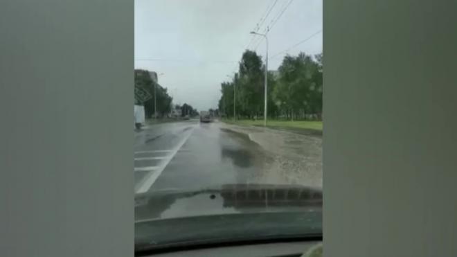 Улицу Партизана Германа залило холодной водой