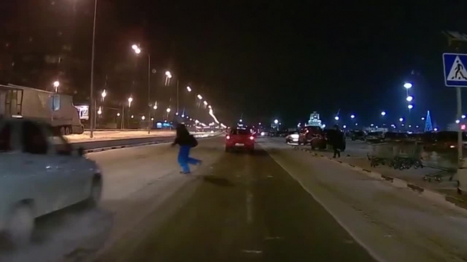  ДТП: В Воронеже на зебре пешеход угодил под колеса ВАЗа